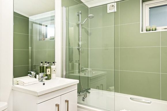 Deluxe 3 Lake View Lodge - Manor Lakes at Hengar Manor, Bodmin