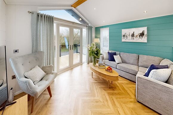 Platinum 2 Bedroom Pet Friendly Caravan - Manor Lakes at Hengar Manor, Bodmin