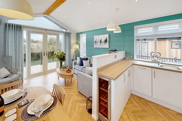 Platinum 2 Bedroom Pet Friendly Caravan - Manor Lakes at Hengar Manor, Bodmin