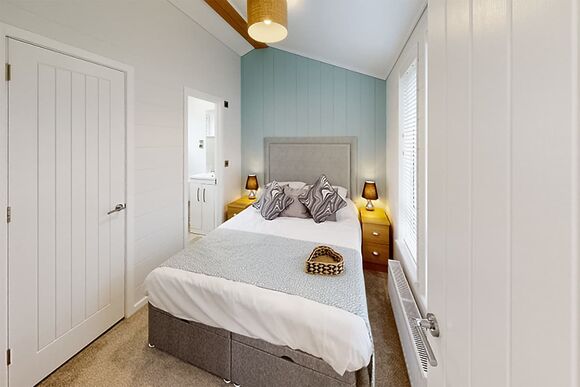 Platinum 2 Bedroom Pet Friendly Caravan - Manor Lakes at Hengar Manor, Bodmin