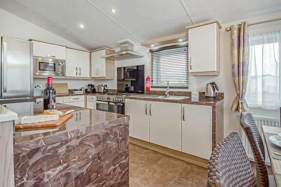 Gold 3 Pet Friendly Lodge - Marlie Holiday Park, New Romney