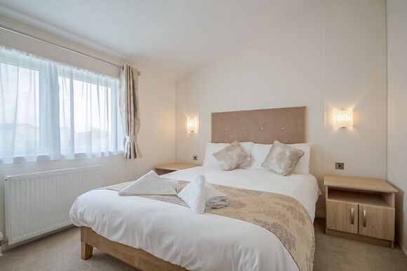 Gold 3 Pet Friendly Lodge - Marlie Holiday Park, New Romney