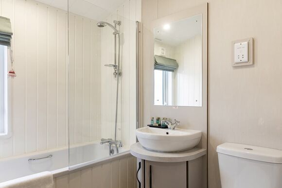 Platinum 2 Caravan (Pet Friendly) - Marlie Holiday Park, New Romney