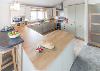 Captain&rsquo;s Quarters Lodge - Marine Holiday Park, Rhyl