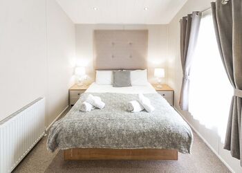 Captain&rsquo;s Quarters Lodge - Marine Holiday Park, Rhyl