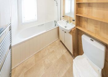 Captain&rsquo;s Quarters Lodge - Marine Holiday Park, Rhyl