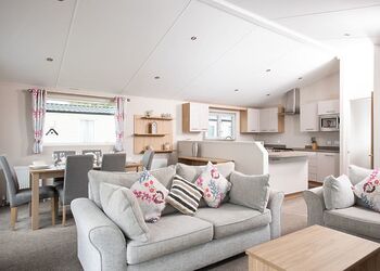 Mayflower Lodge - Marine Holiday Park, Rhyl