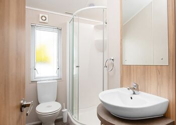 Mayflower Lodge - Marine Holiday Park, Rhyl