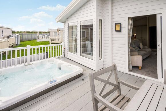 Captain&rsquo;s Quarters Lodge - Marine Holiday Park, Rhyl