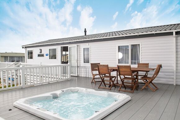 Mayflower Lodge - Marine Holiday Park, Rhyl