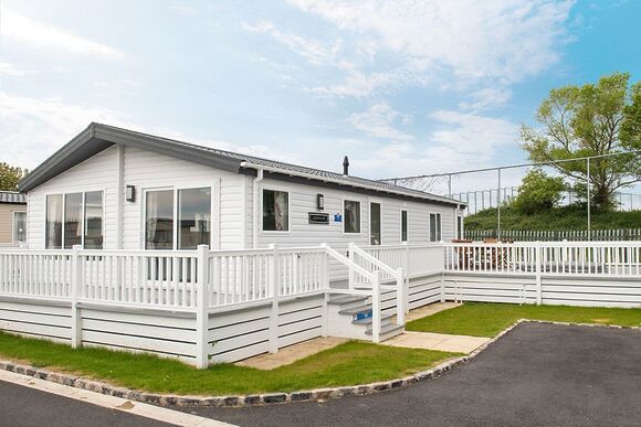 Mayflower Lodge - Marine Holiday Park, Rhyl