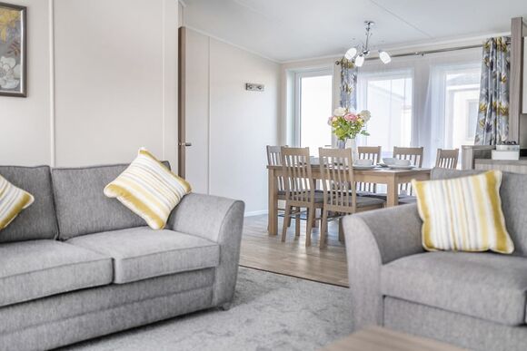 Swan Lake View Lodge - Marine Holiday Park, Rhyl