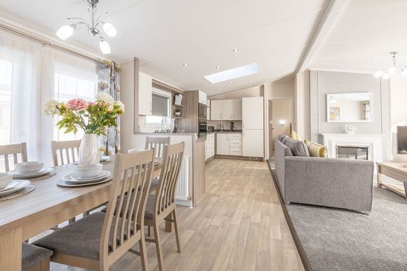 Swan Lake View Lodge - Marine Holiday Park, Rhyl