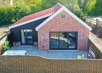 Lily&rsquo;s Lodge - Meadow Lodges Woodbridge, Bredfield, Woodbridge