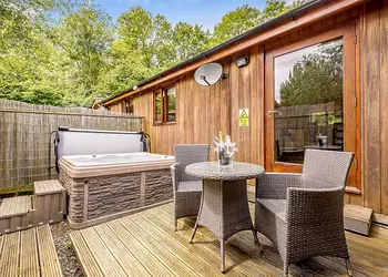 Shaun Lodge - Meadow&rsquo;s End Lodges, Cartmel