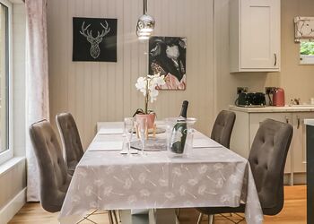 Shetland Lodge - Meadow&rsquo;s End Lodges, Cartmel