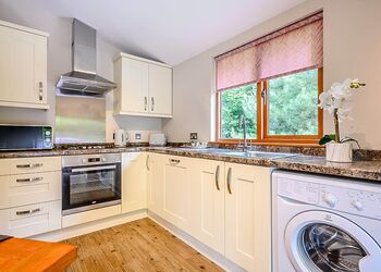 Shaun Lodge - Meadow&rsquo;s End Lodges, Cartmel