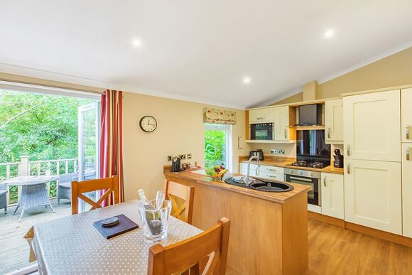 Lamb Lodge - Meadow&rsquo;s End Lodges, Cartmel