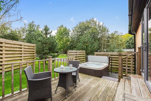 Ewe Lodge - Meadow&rsquo;s End Lodges, Cartmel