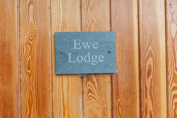 Ewe Lodge - Meadow&rsquo;s End Lodges, Cartmel