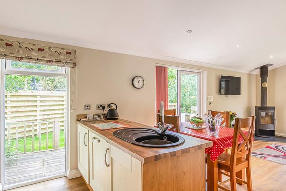 Ewe Lodge - Meadow&rsquo;s End Lodges, Cartmel