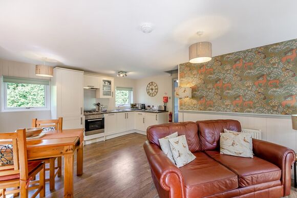 Romney Lodge - Meadow&rsquo;s End Lodges, Cartmel