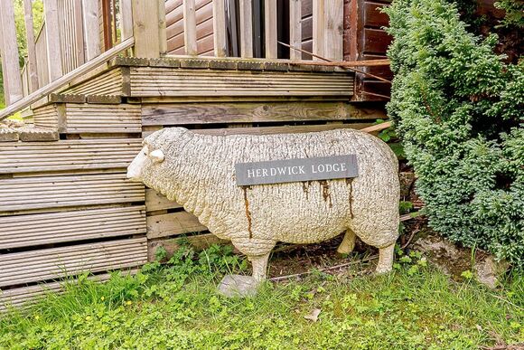 Herdwick Lodge - Meadow&rsquo;s End Lodges, Cartmel