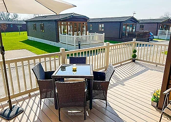 Sunny Retreat Lodge 