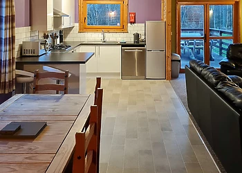 VIP Hot Tub Lodge Pet Friendly 