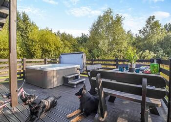 3 Bed Barn Hot Tub Pet Friendly - Messingham Lakes, Messingham