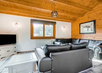 3 Bed Barn Hot Tub Pet Friendly - Messingham Lakes, Messingham