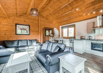 3 Bed Barn Hot Tub Pet Friendly - Messingham Lakes, Messingham