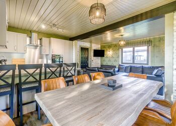 4 Bed Barn Hot Tub Pet Friendly - Messingham Lakes, Messingham