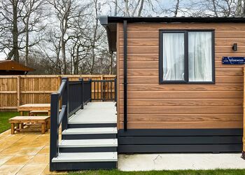 2 Bed Garden Hot Tub - Messingham Lakes, Messingham