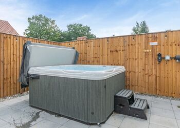 Farmhouse - Messingham Lakes, Messingham