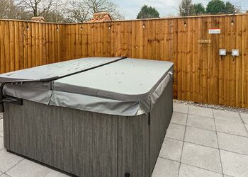 Farmhouse - Messingham Lakes, Messingham