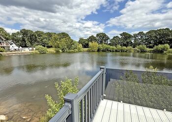 3 Bed Lux Lakeside Garden Hot Tub Pet - Messingham Lakes, Messingham