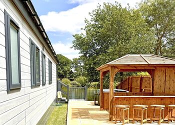 3 Bed Lux Lakeside Garden Hot Tub Pet - Messingham Lakes, Messingham