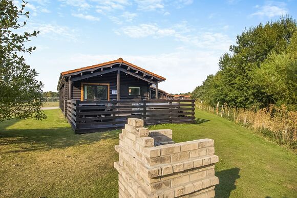 3 Bed Barn Hot Tub Pet Friendly - Messingham Lakes, Messingham