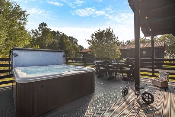 3 Bed Barn Hot Tub Pet Friendly - Messingham Lakes, Messingham