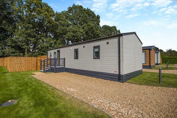 2 Bed Lux Garden Lodge - Messingham Lakes, Messingham