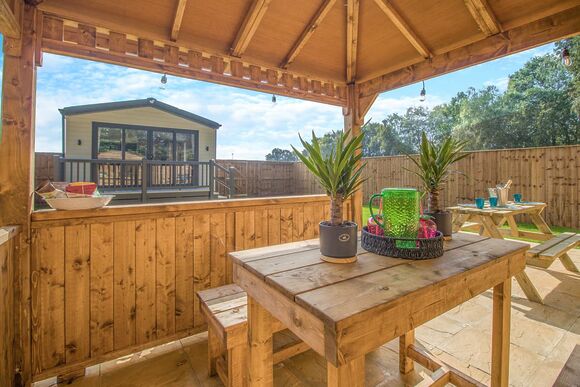 2 Bed Lux Garden Lodge - Messingham Lakes, Messingham