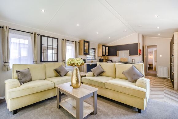 2 Bed Lux Garden Lodge - Messingham Lakes, Messingham