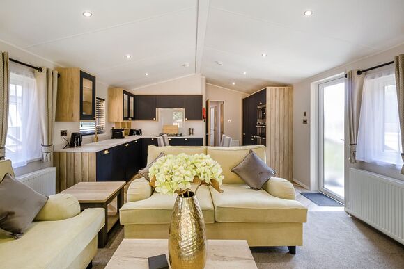 2 Bed Lux Garden Lodge - Messingham Lakes, Messingham