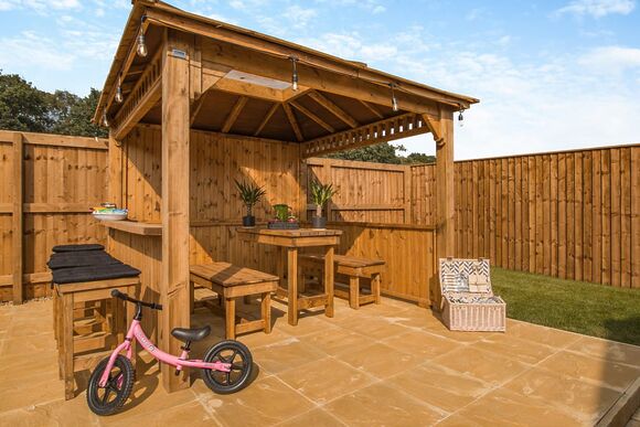 2 Bed Lux Garden Lodge Hot Tub - Messingham Lakes, Messingham