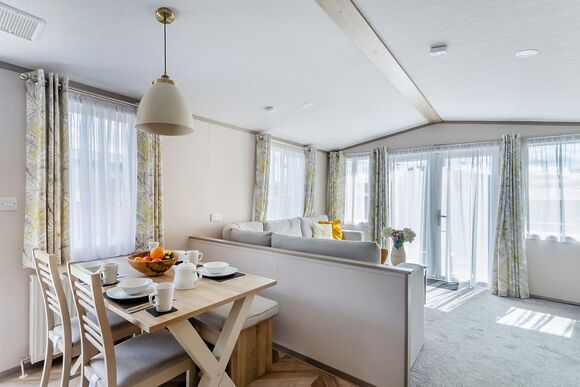 2 Bed Garden Hot Tub - Messingham Lakes, Messingham