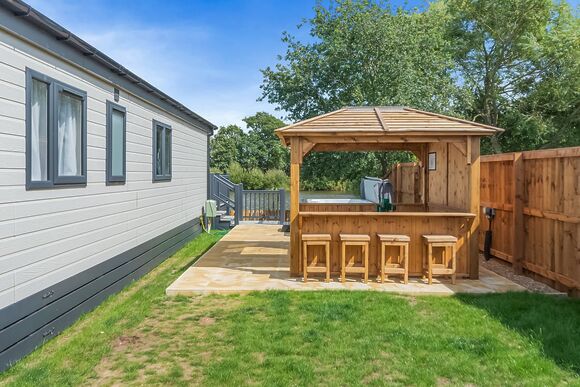 3 Bed Lux Lakeside Garden Hot Tub Pet - Messingham Lakes, Messingham
