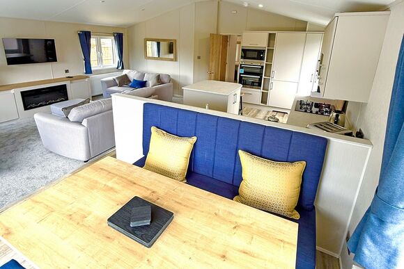 3 Bed Lux Lakeside Garden Hot Tub Pet - Messingham Lakes, Messingham