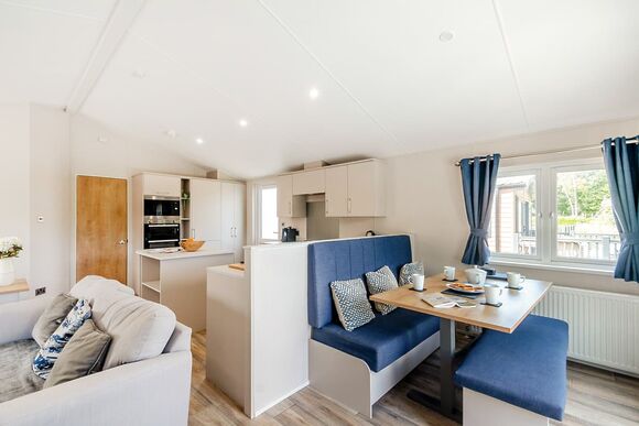 3 Bed Lux Lakeside Garden Hot Tub Pet - Messingham Lakes, Messingham