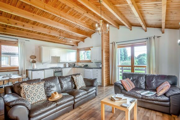 3 Bed Comfort Lodge - Messingham Lakes, Messingham